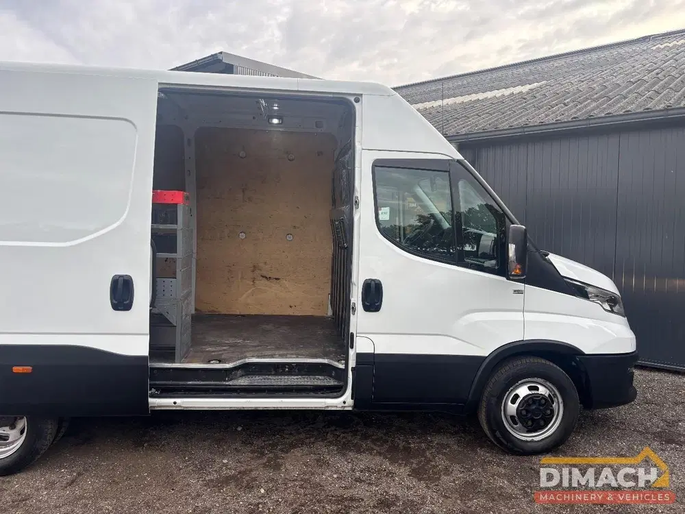 Iveco Daily Dubbellucht uit 2019, foto 12