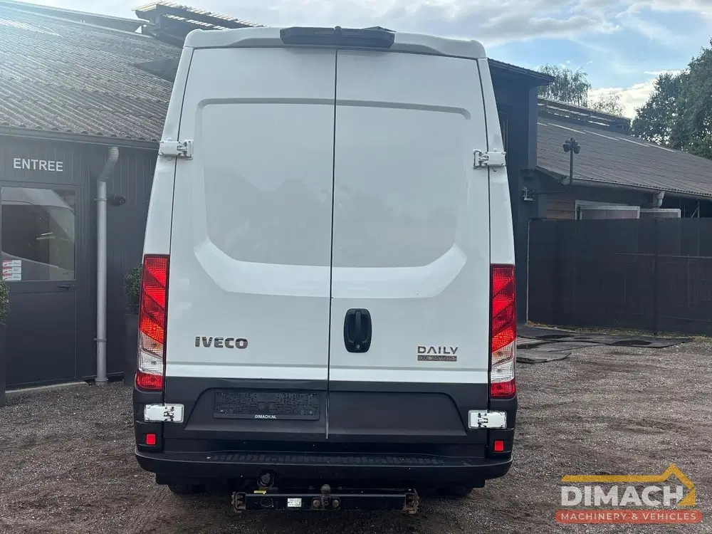 Iveco Daily Dubbellucht uit 2019, foto 8