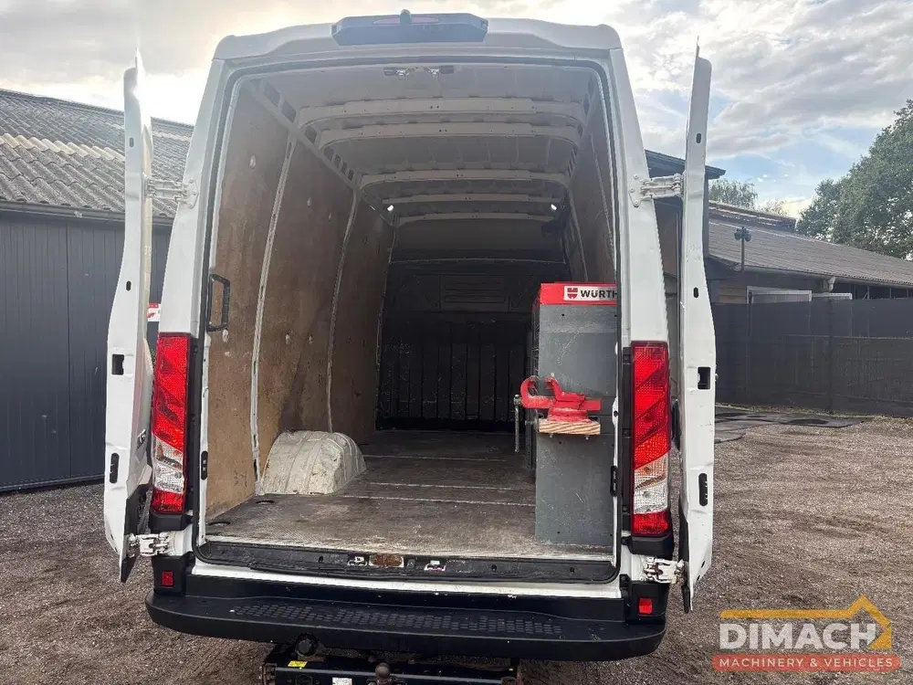 Iveco Daily Dubbellucht uit 2019, foto 9