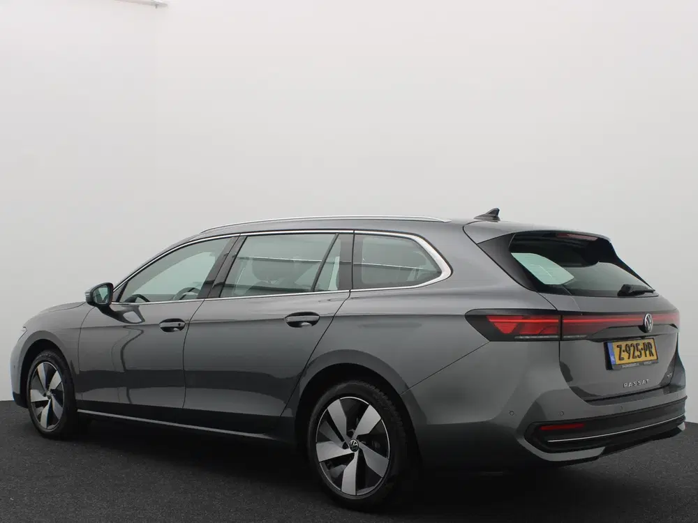 Volkswagen Passat 1.5 eTSI Business NL-AUTO uit 2024, foto 3