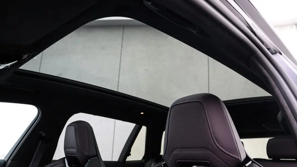 BMW M5 Touring uit 2025, foto 11