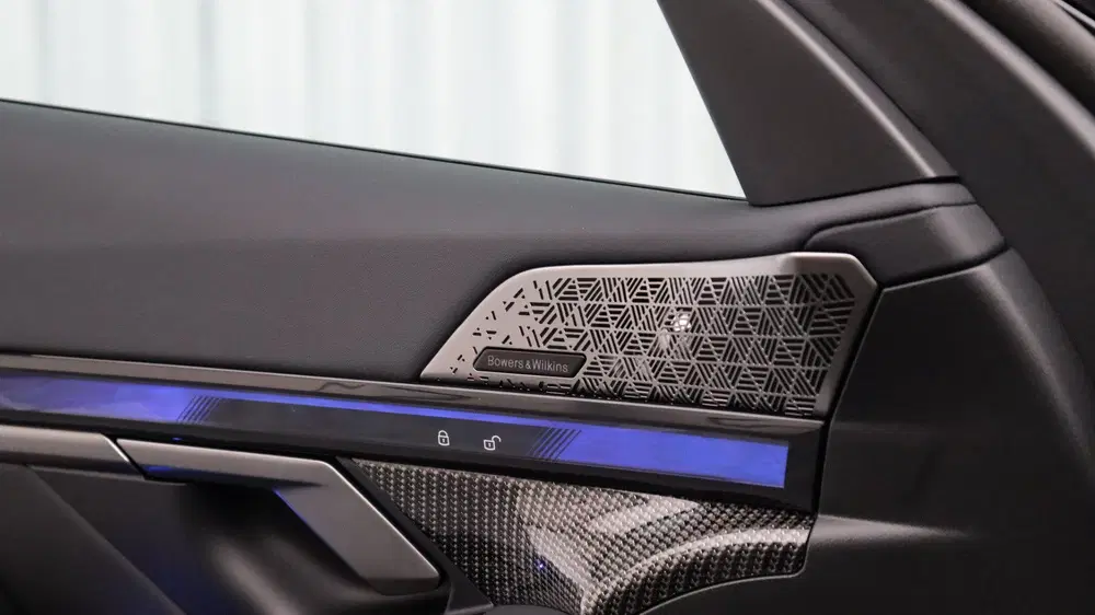 BMW M5 Touring uit 2025, foto 12
