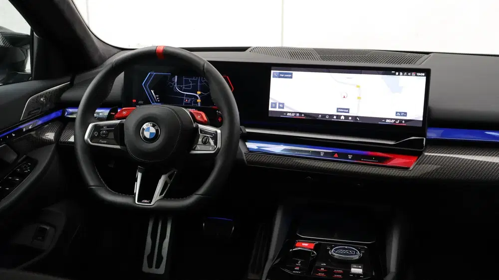 BMW M5 Touring uit 2025, foto 13