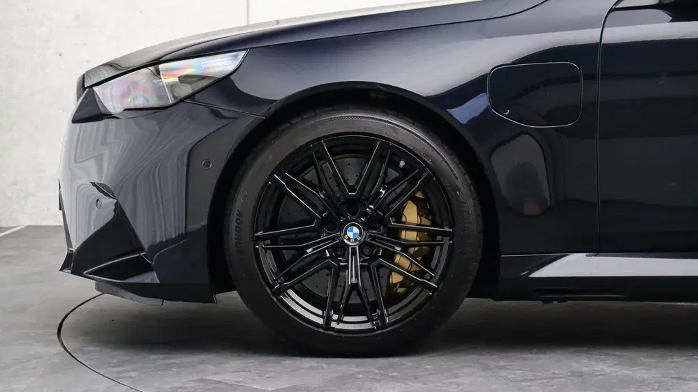 BMW M5 Touring uit 2025, foto 6