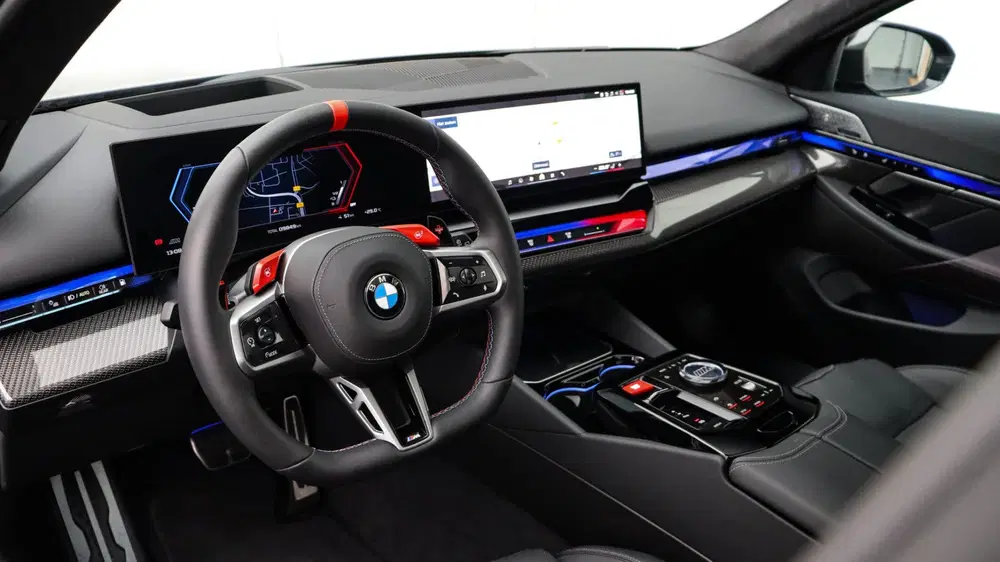 BMW M5 Touring uit 2025, foto 9