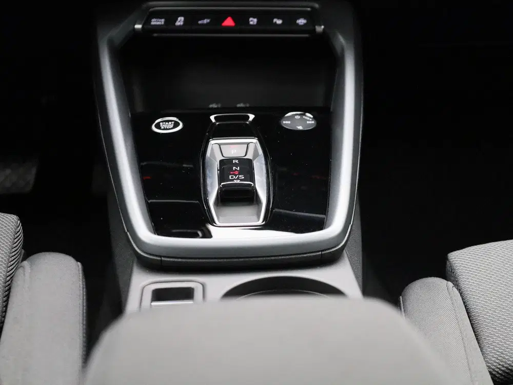 Audi A3 40 TFSI e Advanced edition l Adaptive crui uit 2025, foto 10