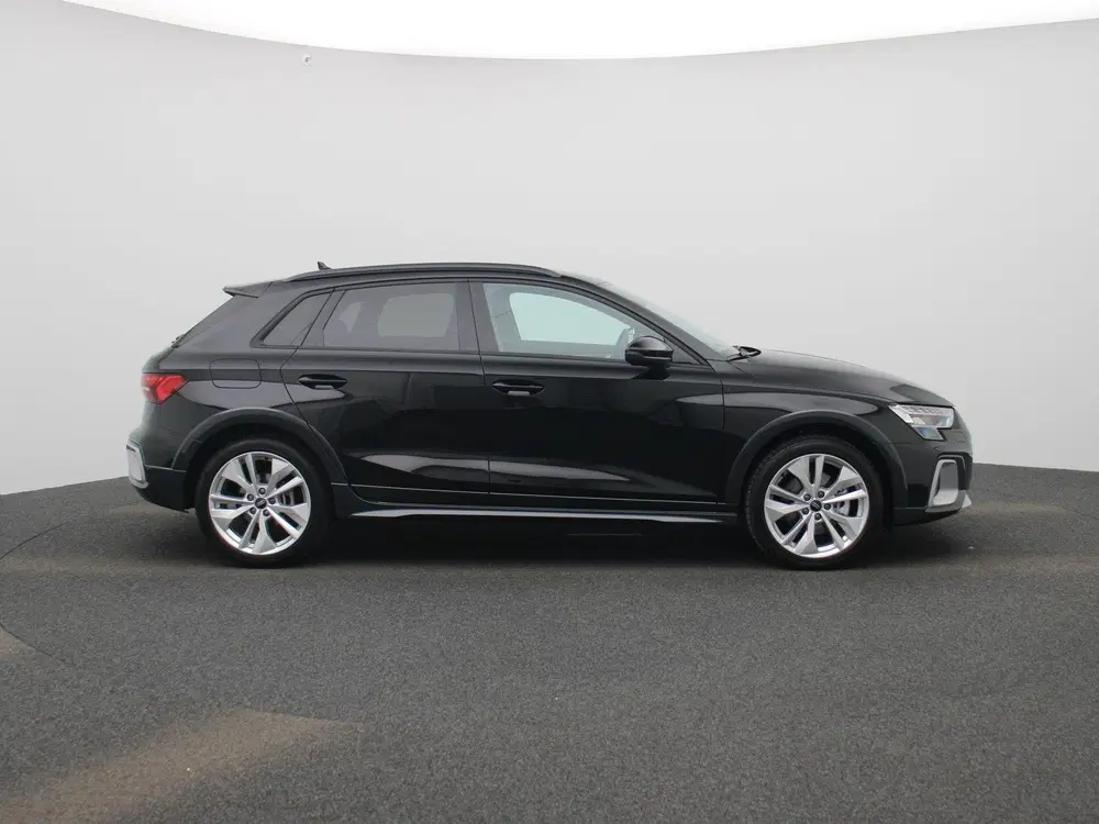 Audi A3 40 TFSI e Advanced edition l Adaptive crui uit 2025, foto 6