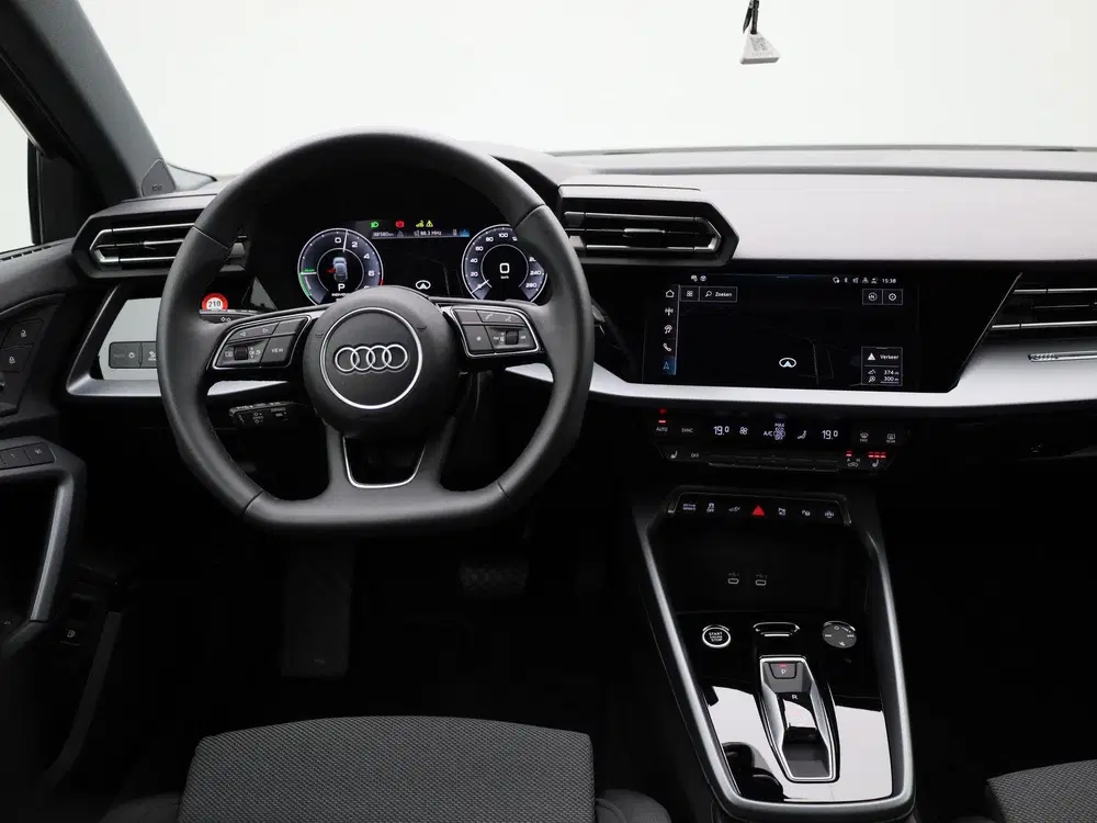 Audi A3 40 TFSI e Advanced edition l Adaptive crui uit 2025, foto 7
