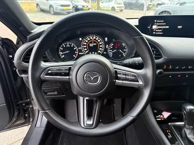 Mazda 3 2.0 e-SkyActiv-G M Hybrid 122 uit 2021, foto 11