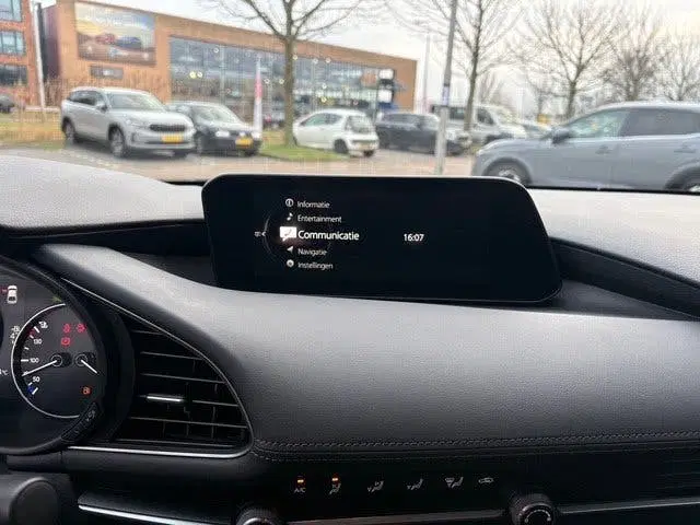 Mazda 3 2.0 e-SkyActiv-G M Hybrid 122 uit 2021, foto 12