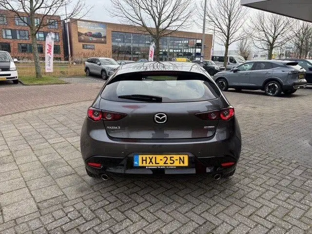 Mazda 3 2.0 e-SkyActiv-G M Hybrid 122 uit 2021, foto 3