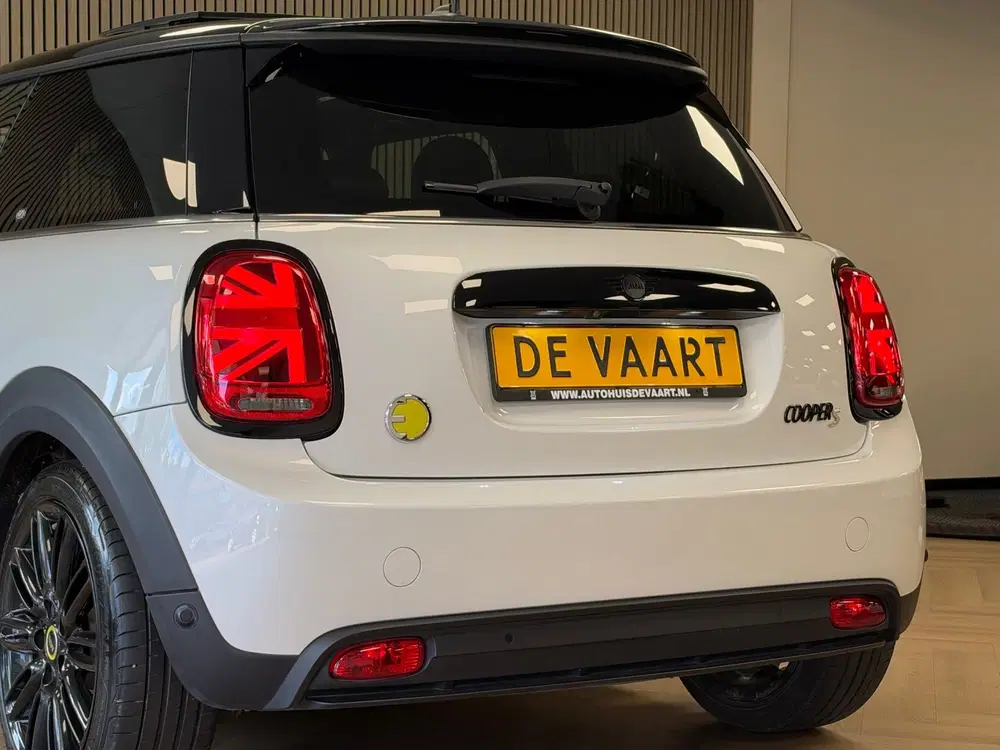 Mini Electric Mini Cooper SE Yours 33 kWh 98% SOH PANO N uit 2023, foto 13