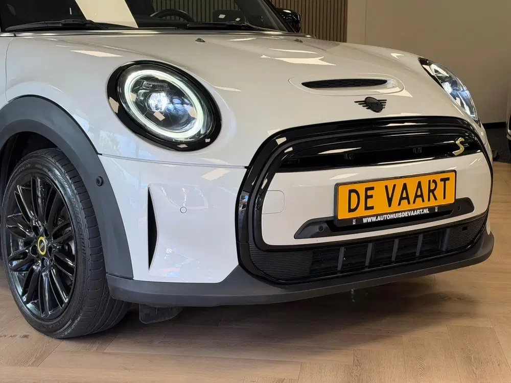 Mini Electric Mini Cooper SE Yours 33 kWh 98% SOH PANO N uit 2023, foto 3