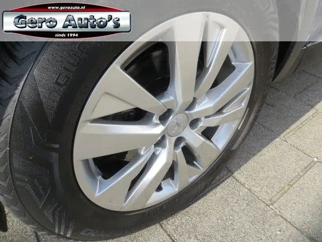 Peugeot 3008 1.2 PureTech Blue Lease Executive vol lede uit 2019, foto 2