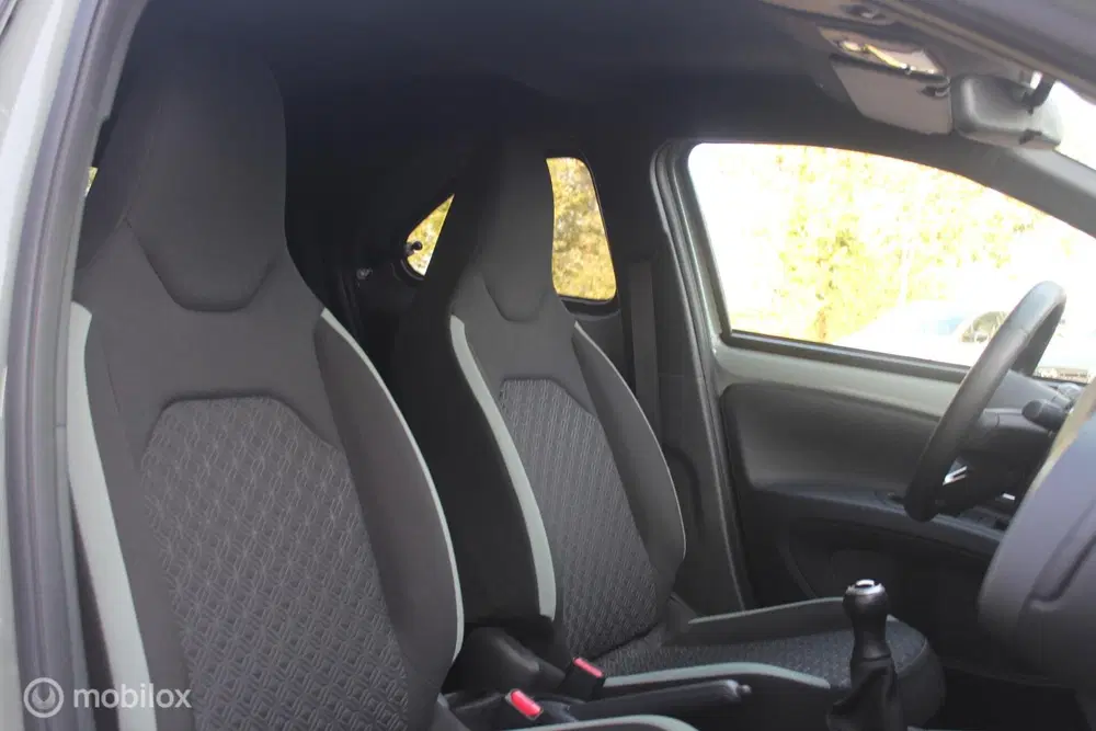 Toyota Aygo X 1.0 VVT-i MT Pulse ECC uit 2025, foto 12