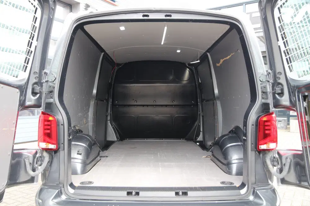 Volkswagen Transporter 2.0 TDI 150 uit 2022, foto 4