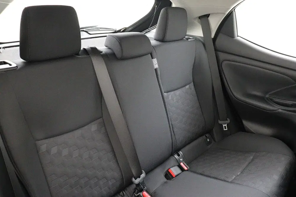 Toyota Yaris 1.5 HYBRID 115 ACTIVE -CAMERA uit 2026, foto 12