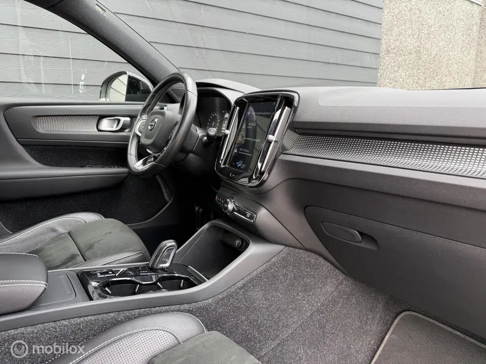 Volvo XC40 2.0 T4 R-Design 190PK LED uit 2019, foto 10