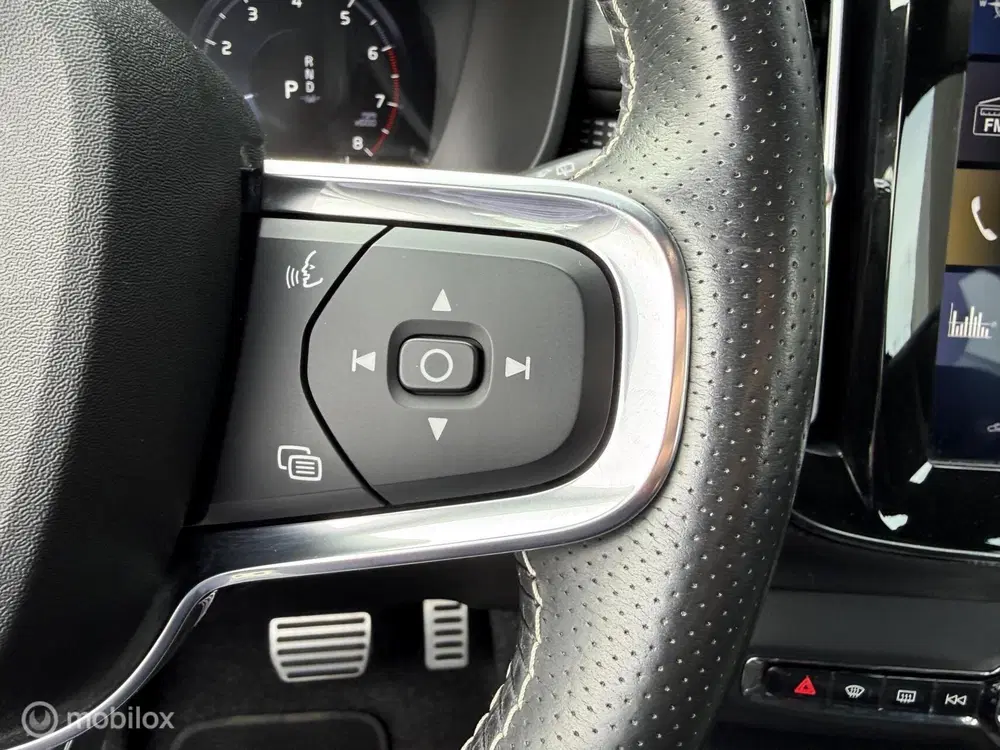 Volvo XC40 2.0 T4 R-Design 190PK LED uit 2019, foto 15