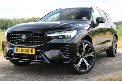 Volvo XC60 T6 Plug-in hybrid AWD Long Range uit 2022