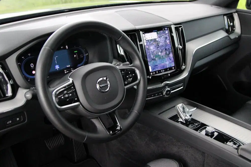 Volvo XC60 T6 Plug-in hybrid AWD Long Range uit 2022, foto 2