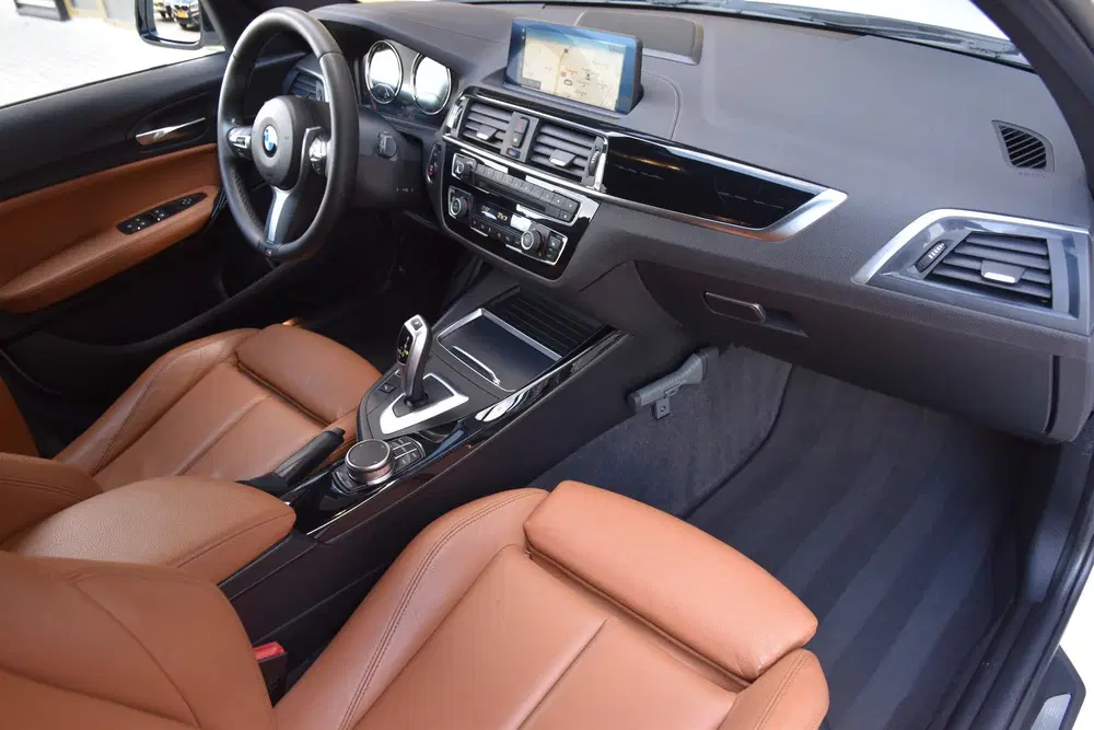 BMW 1-serie 118i Edition M Sport Shadow High Executive uit 2019, foto 14