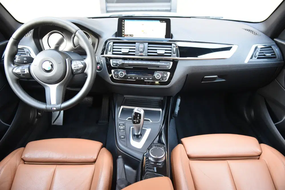 BMW 1-serie 118i Edition M Sport Shadow High Executive uit 2019, foto 3