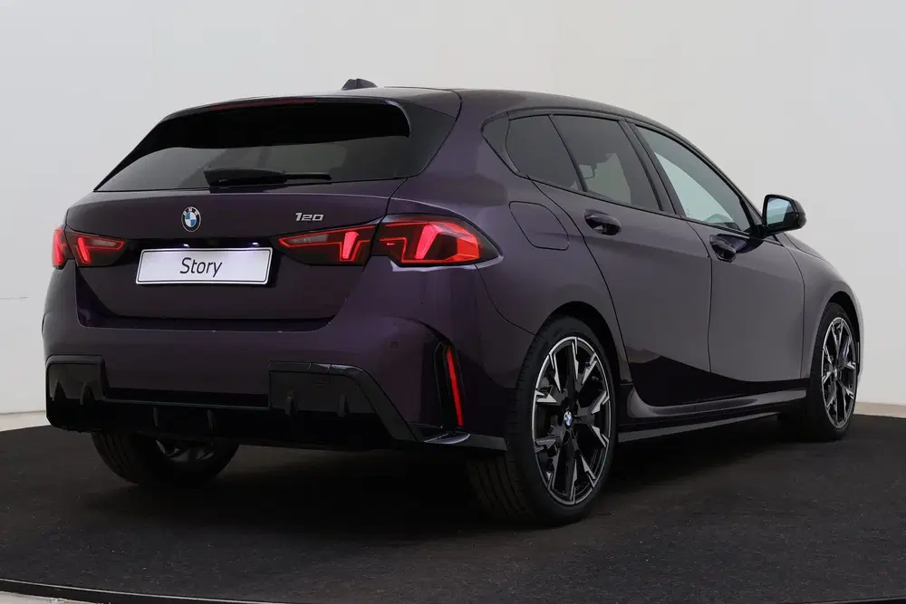 BMW 1-serie 120 M Sport Automaat uit 2025, foto 2