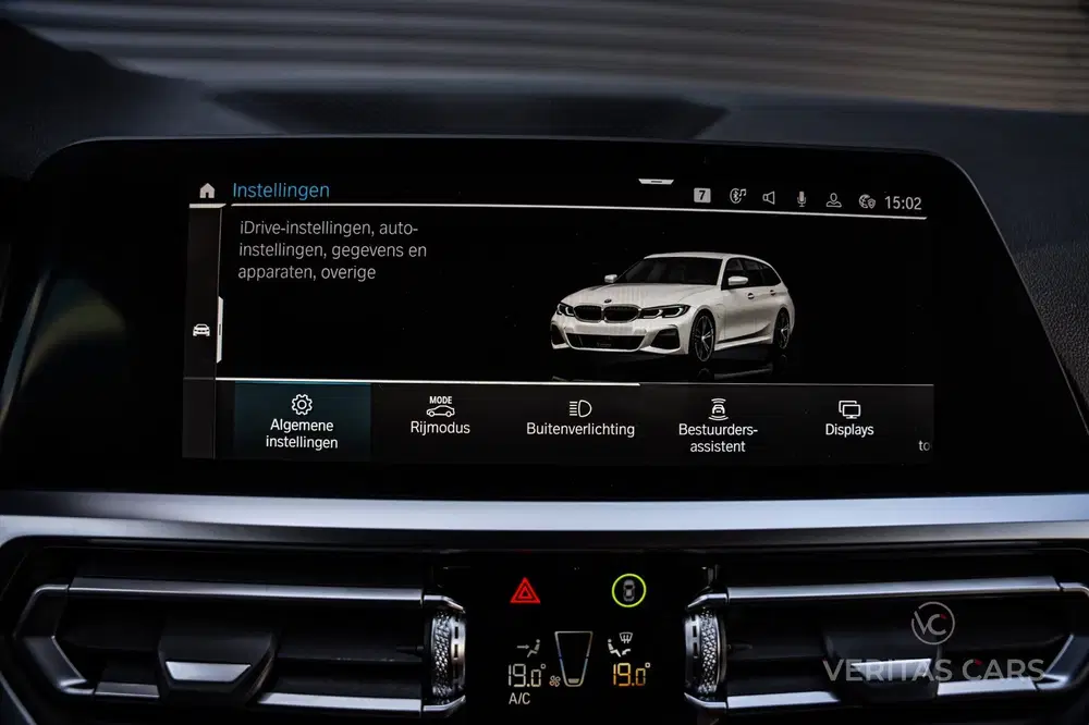 BMW 3-serie 330e xDrive 292PK uit 2020, foto 15