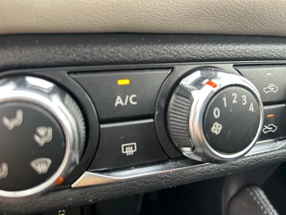 Nissan Micra 1.0 IG-T Visia AIRCO uit 2020, foto 11