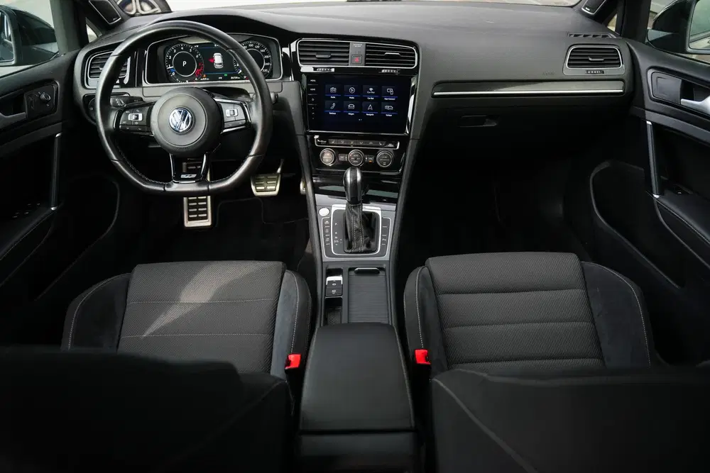 Volkswagen Golf 2.0 TSI 301 pk 4Motion R uit 2019, foto 6