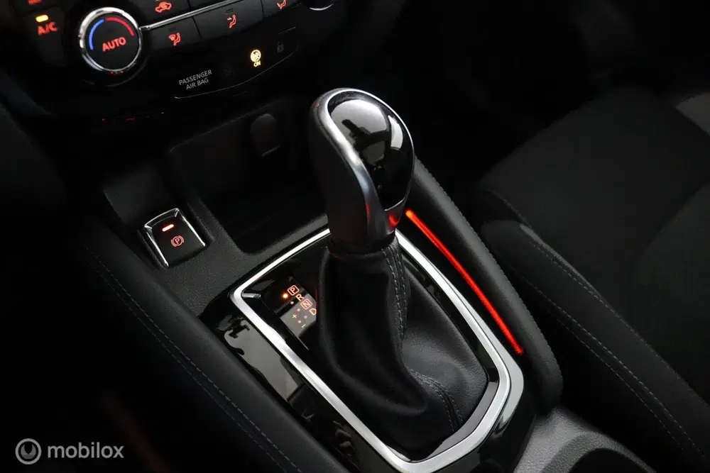 Nissan Qashqai 1.3 DIG-T N-Connecta PANO DAK uit 2019, foto 4