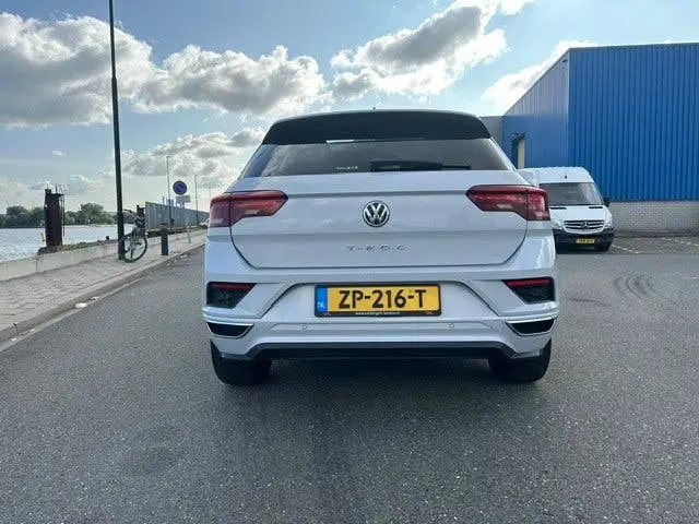 Volkswagen T-Roc 1.5 TSI Sport Business R-LINE uit 2019, foto 3
