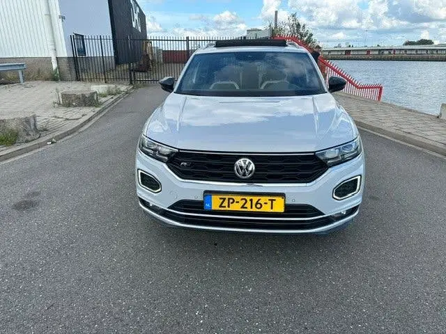 Volkswagen T-Roc 1.5 TSI Sport Business R-LINE uit 2019, foto 4