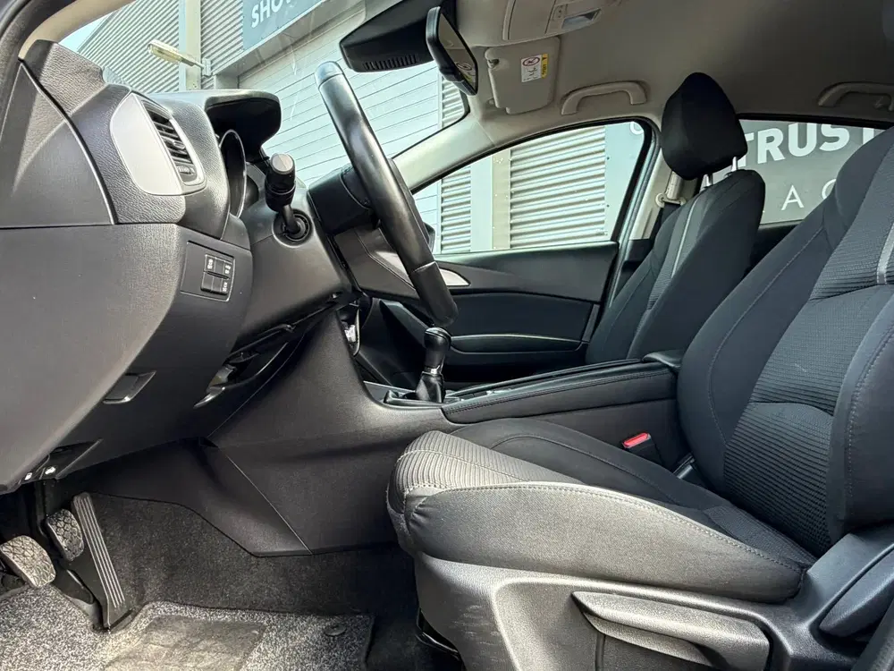 Mazda 3 2.0 SkyActiv-G 120PK Navi uit 2019, foto 11