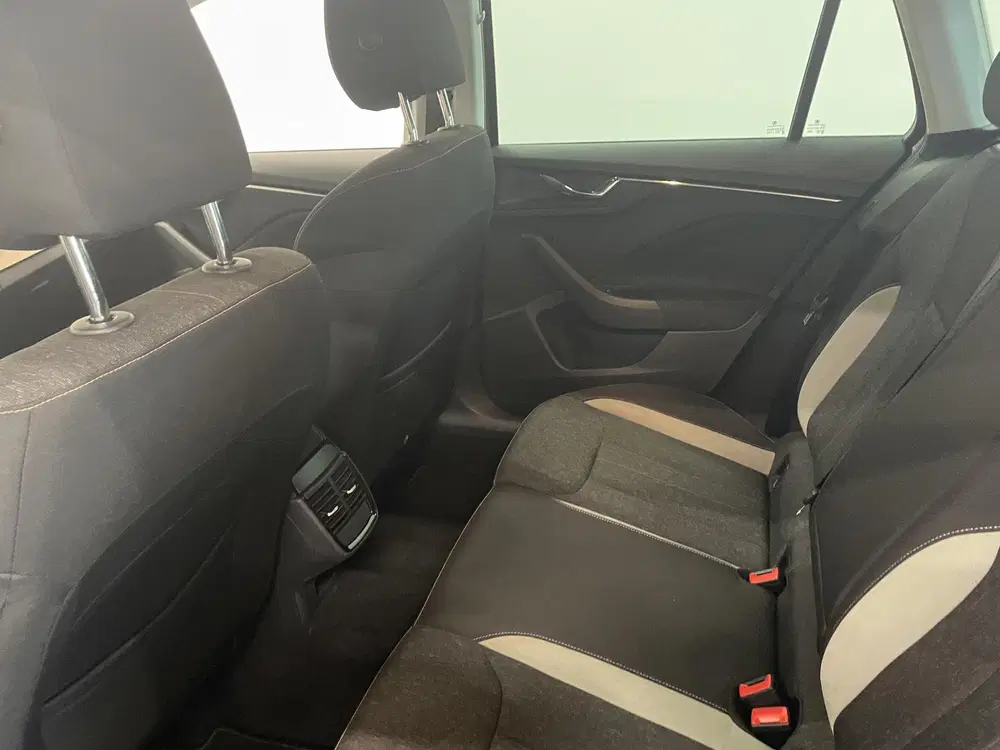 Skoda Kamiq 1.0 TSI 110pk DSG Style Apple Carplay uit 2021, foto 11