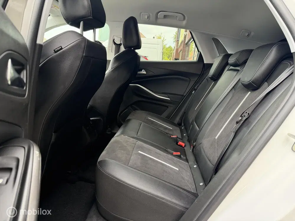 Opel Grandland 1.6 Turbo Plug-In Hybrid 4x4 GSe 300PK uit 2022, foto 11