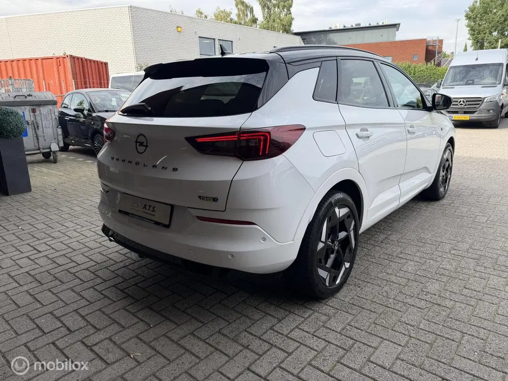 Opel Grandland 1.6 Turbo Plug-In Hybrid 4x4 GSe 300PK uit 2022, foto 4