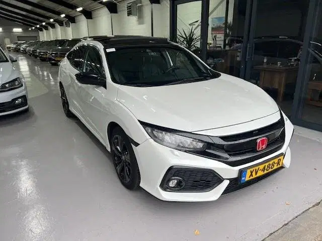 Honda Civic 1.0 i-VTEC Executive pano-leder-camera-key uit 2019, foto 2
