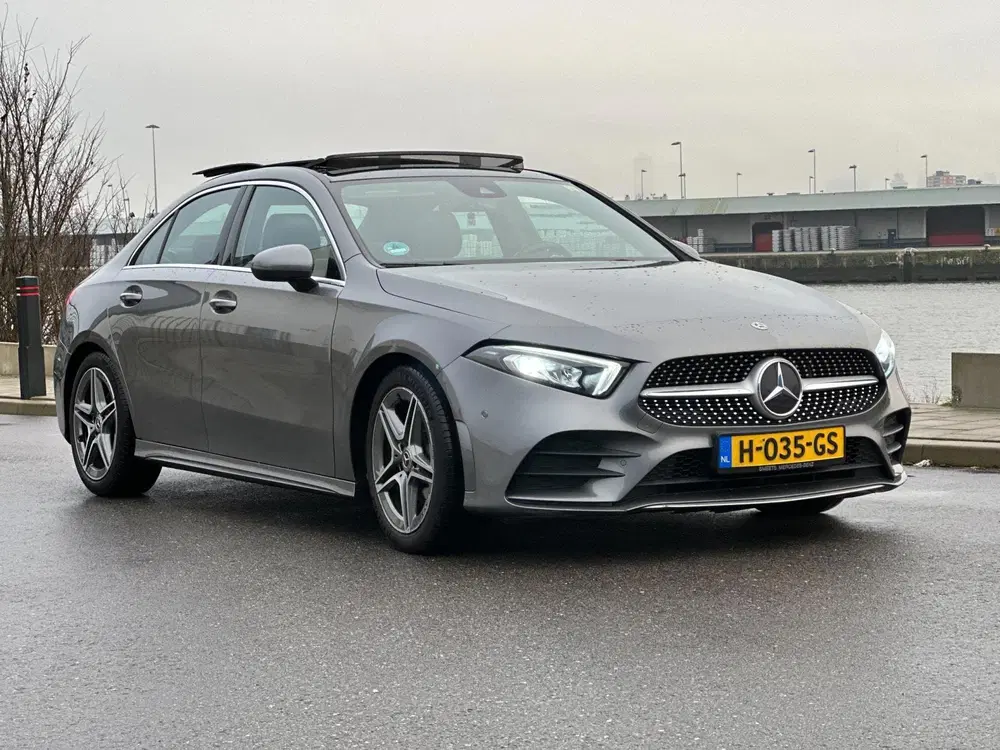 Mercedes-Benz A-Klasse 200 Business Solution AMG-PANORAMADAK uit 2020, foto 2