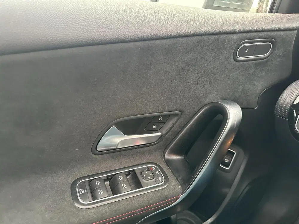 Mercedes-Benz A-Klasse 200 Business Solution AMG-PANORAMADAK uit 2020, foto 7