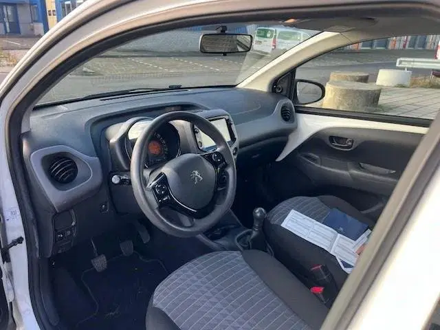 Peugeot 108 1.0 e-VTi Active uit 2021, foto 13