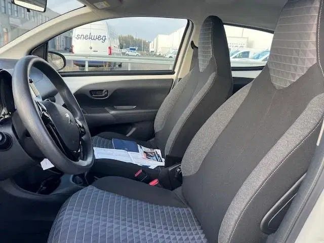 Peugeot 108 1.0 e-VTi Active uit 2021, foto 14