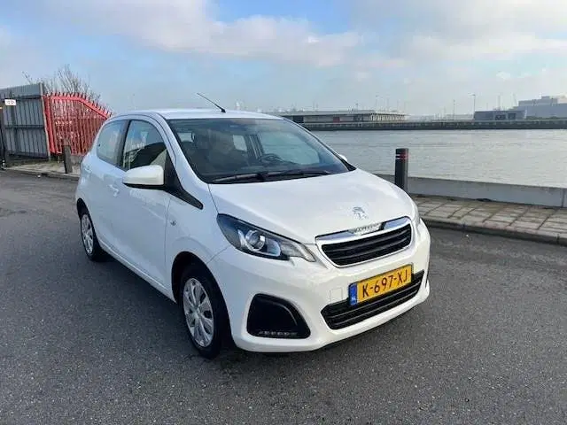 Peugeot 108 1.0 e-VTi Active uit 2021, foto 2