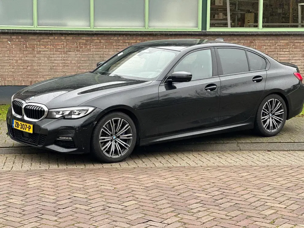 BMW 3-serie 330i Executive Edition uit 2019, foto 11