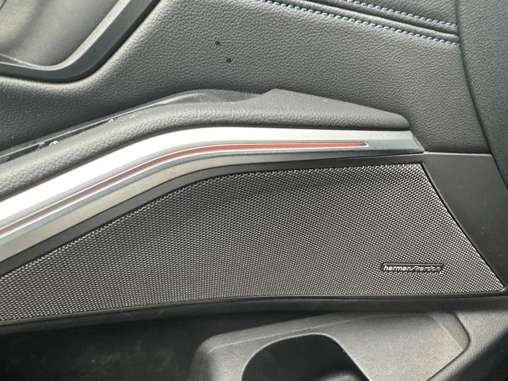 BMW 3-serie 330i Executive Edition uit 2019, foto 13