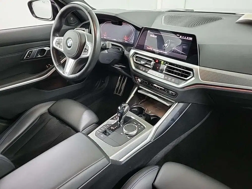 BMW 3-serie 330i Executive Edition uit 2019, foto 5