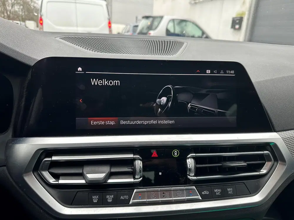 BMW 3-serie 330i Executive Edition uit 2019, foto 6