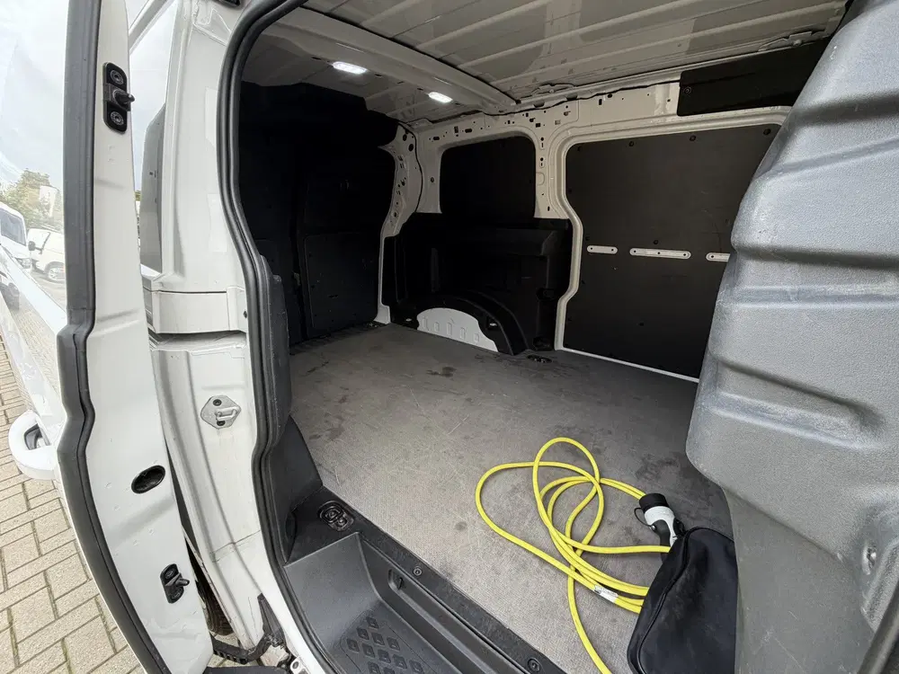 Volkswagen ID. Buzz ID. Buzz Cargo Business 77 kWh 204 PK WLTP uit 2024, foto 13