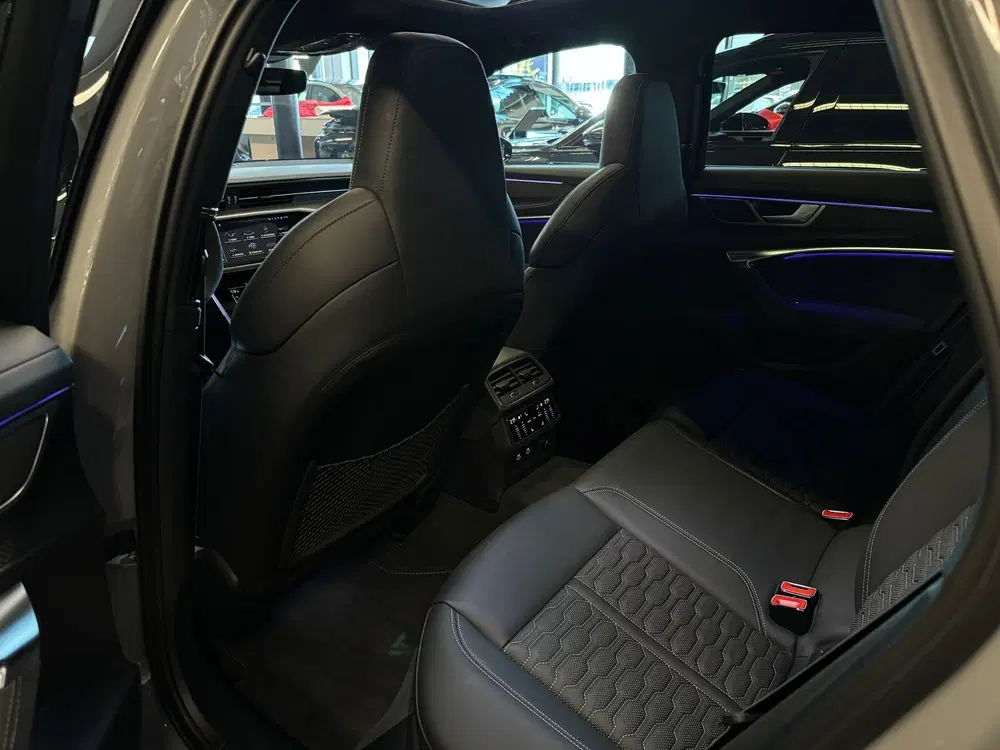Audi RS6 TFSI quattro Performance 630PK Pano uit 2025, foto 15